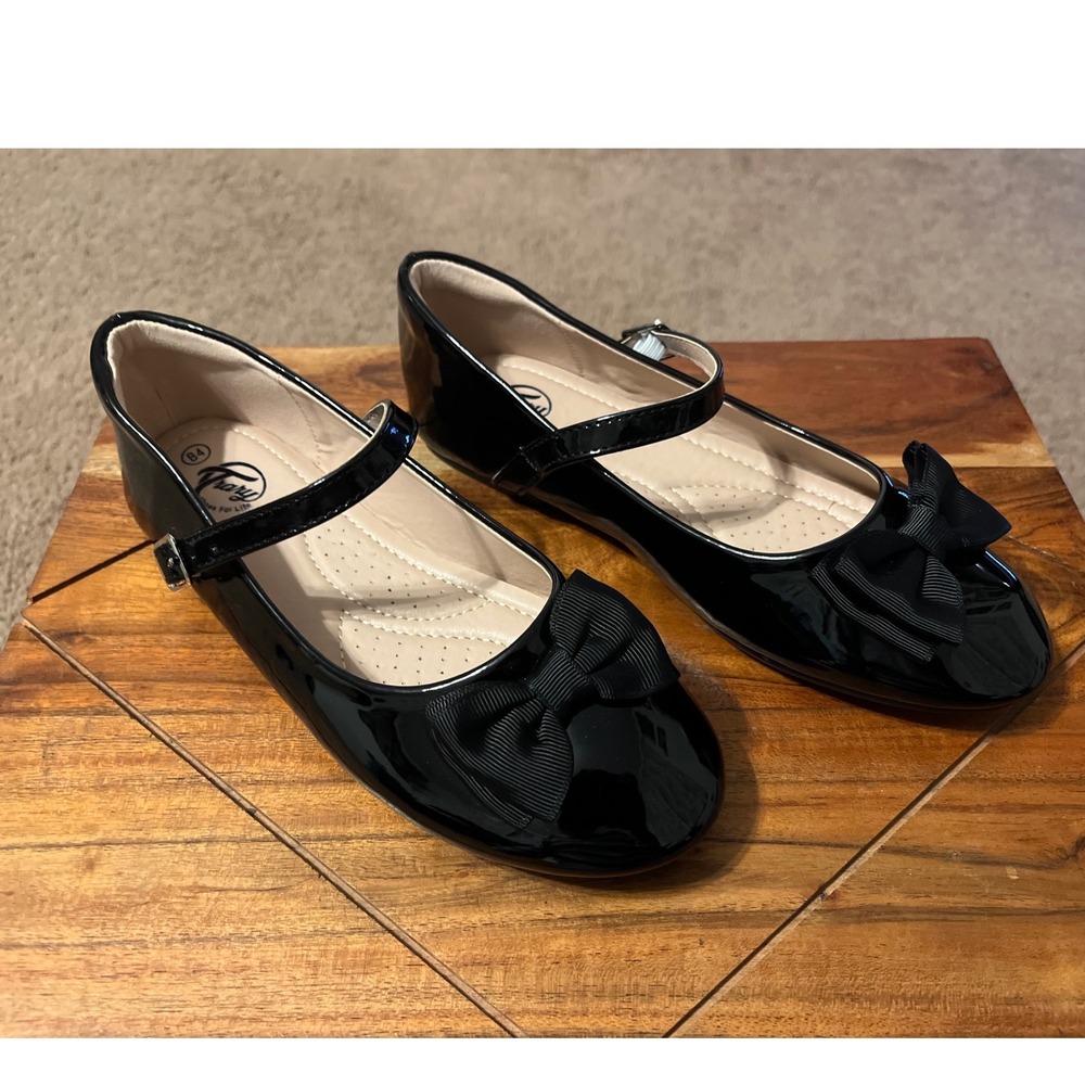 Trary  Black Patent Mary Jane Shoes Bow Buckle Strap Size 4‎ Bi Girl NWB